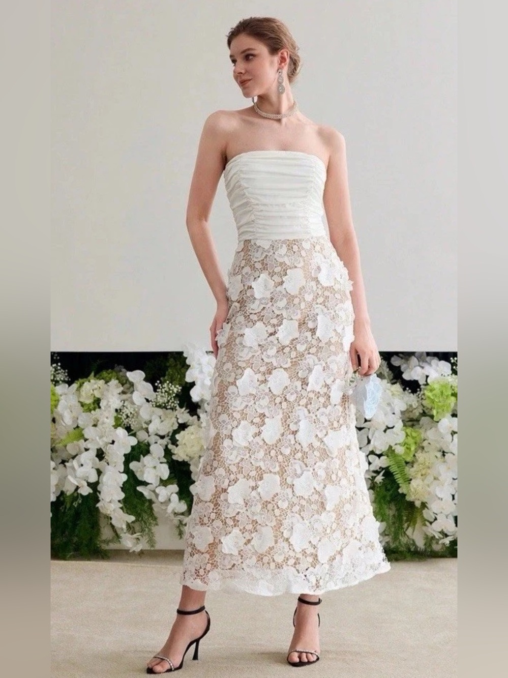 Motif Strapless Dress w/ 3-D Floral Applique White And Beige Womens Size M NEW